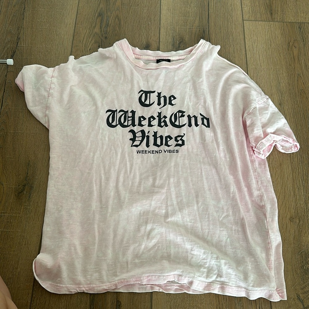 Forever 21 weekend vibes shirt size small pink